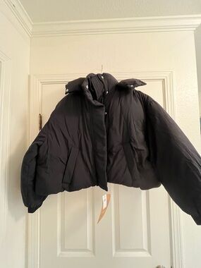 Gap Cropped Black Hooded Puffer Jacket